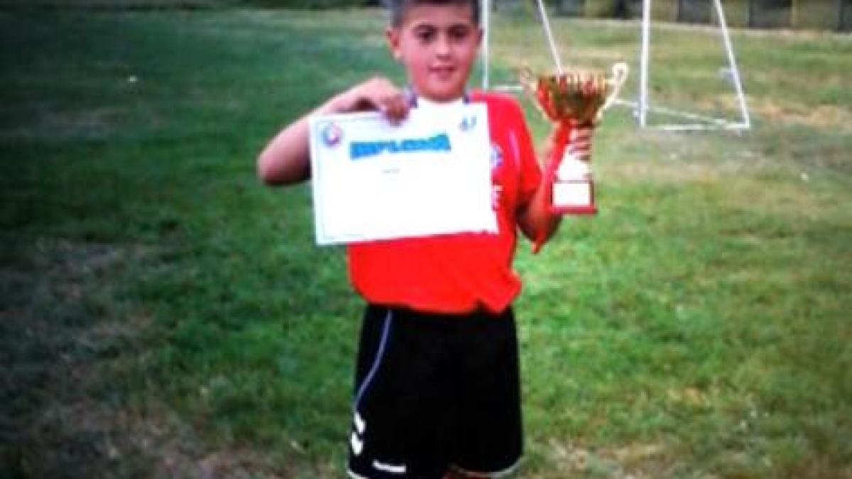 trei oameni au fost salvati de organele donate de alexandru micul fotbalist care a murit pe teren