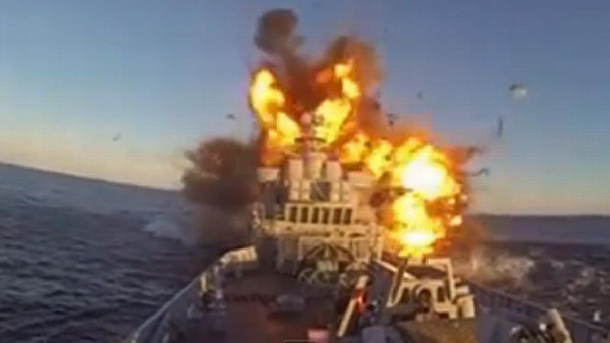 video impresionant norvegienii si au bombardat propria nava in cadrul unui test militar