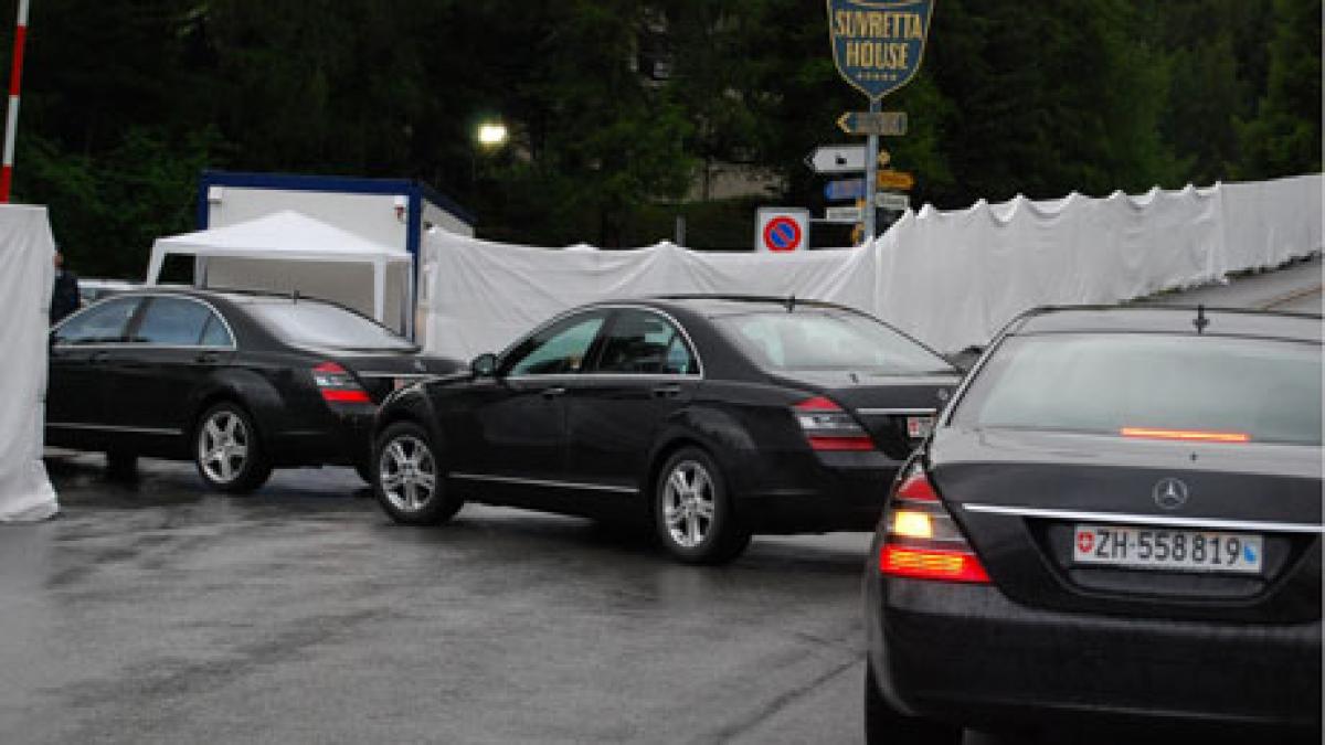 viitorul lumii decis de oamenii din umbra s au inchis usile in spatele lor a inceput intalnirea