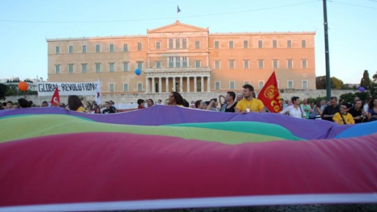 mii de homosexuali si activisti impotriva rasismului au defilat la atena anul acesta reocupam atena