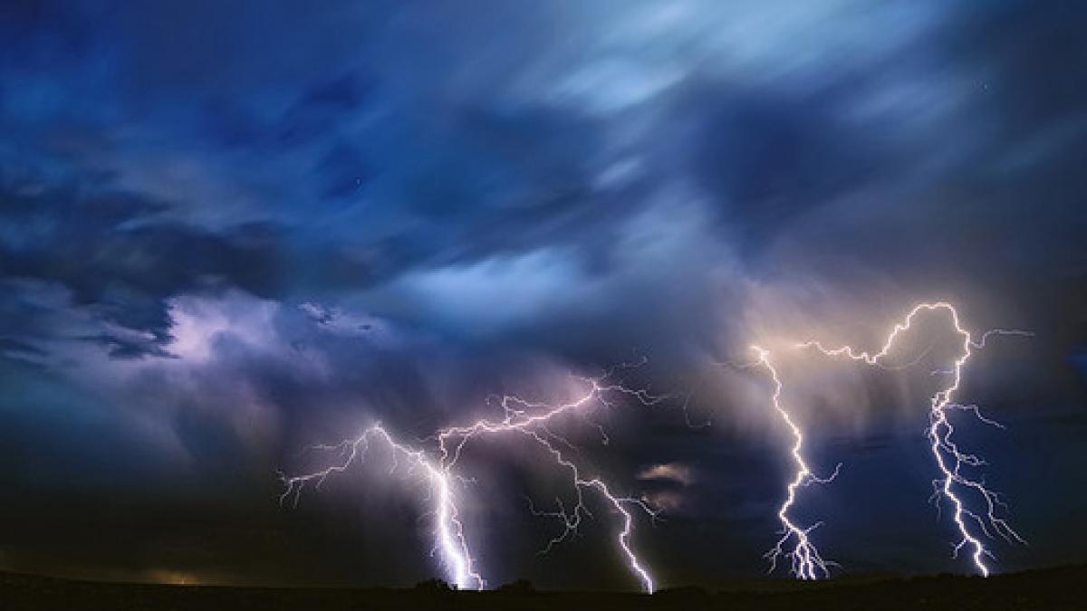vreme extrema anuntata de meteorologi e cod galben de furtuni in toata tara