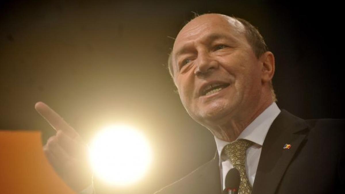 traian basescu cere un nou referendum pentru parlament unicameral si 300 de parlamentari