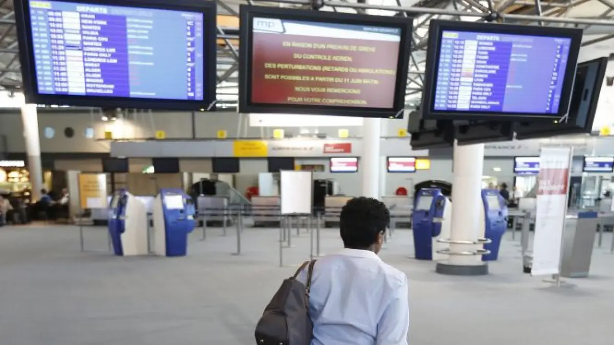 controlorii de trafic aerian din belgia se alatura grevei celor din franta unde protestul s a