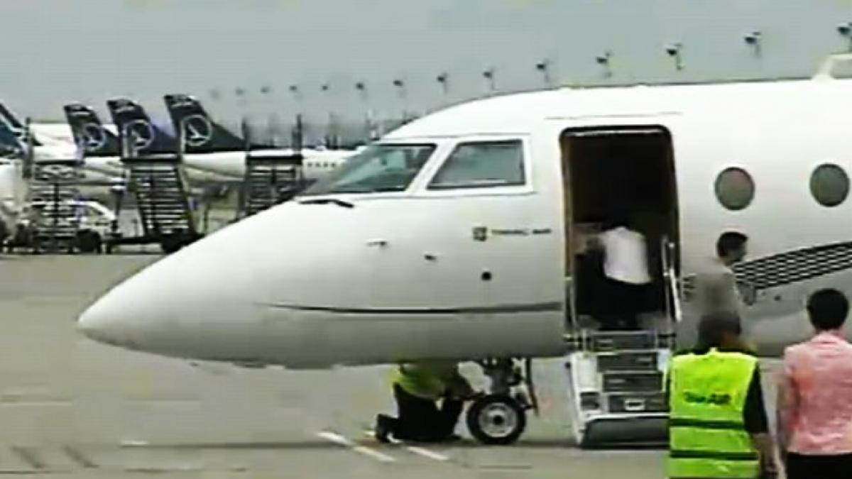 cu ce avion calatoreste traian basescu dupa ce a reziliat contractul cu tarom