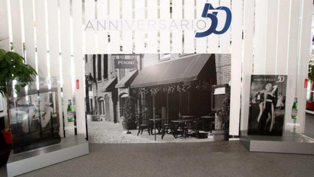 peroni nastro azzurro aniverseaza 50 de ani de eleganta in stil italian
