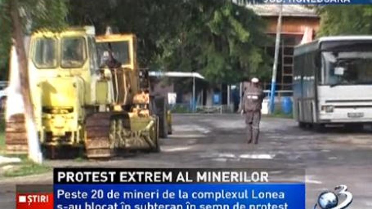 protest la o mina din hunedoara 20 de mineri s au blocat in subteran