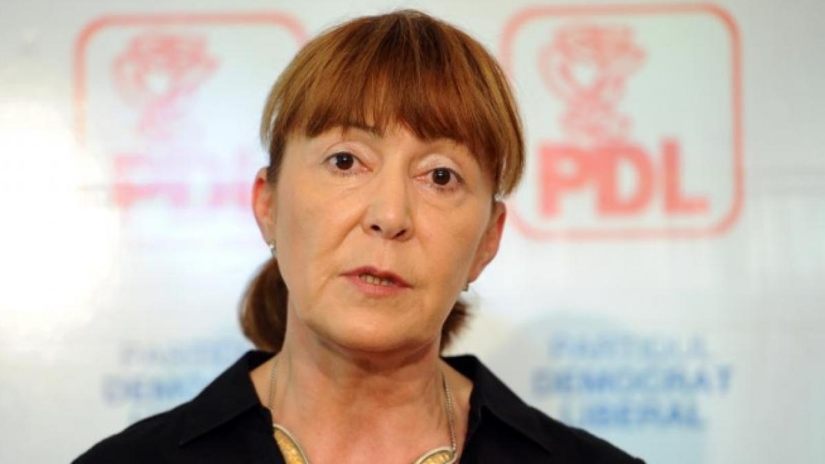 monica macovei socata daca vasile blaga se simte mai bine alaturi de doctrina comunista sa ne spuna