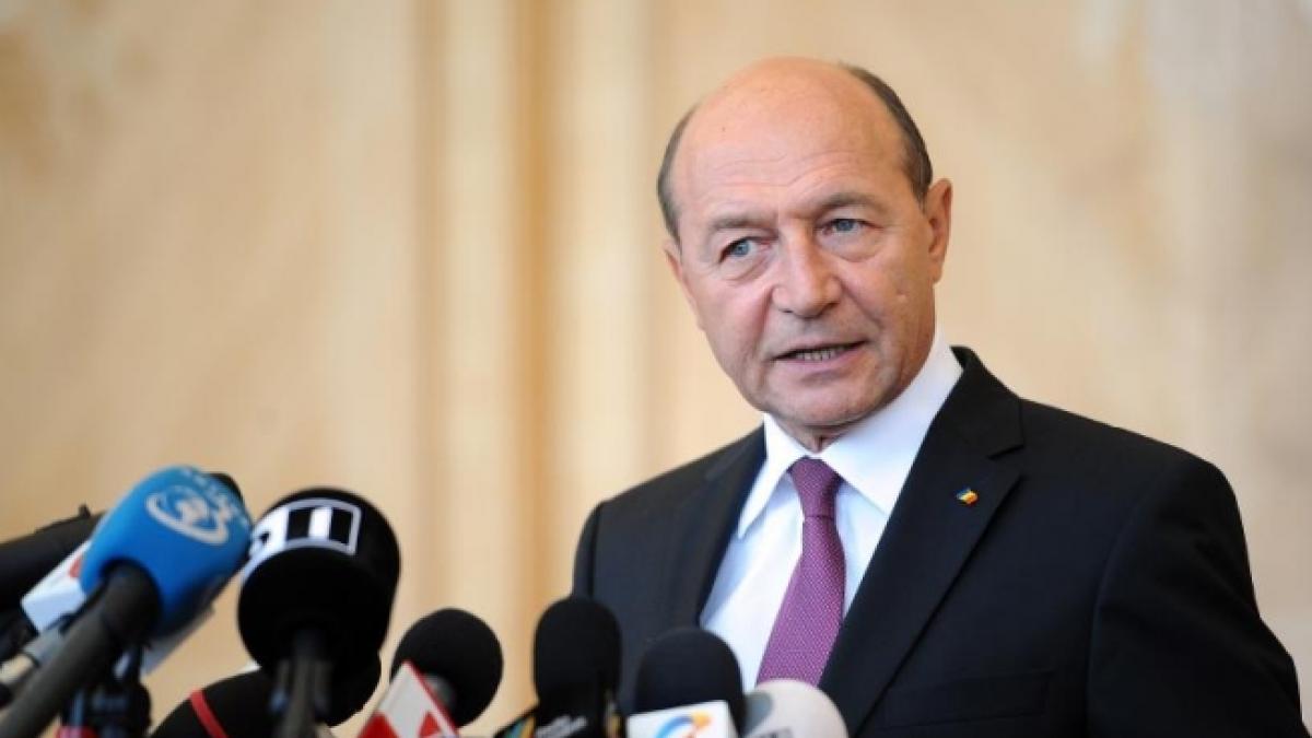 traian basescu avertizeaza atentie cu regionalizarea romania este stat unitar