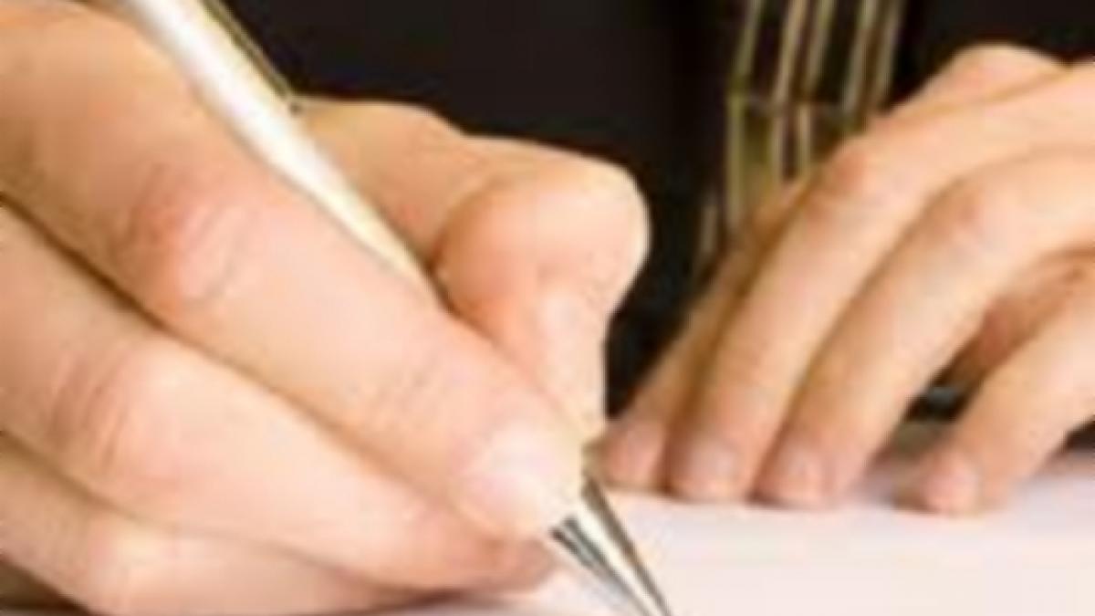 acuzat de coruptie primarul montrealului si a anuntat demisia