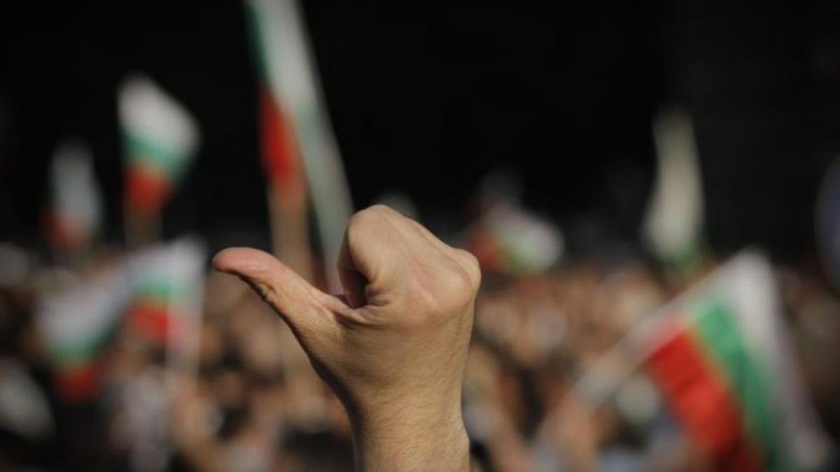 presedintele bulgar le cere politicienilor sa ii asculte pe manifestanti oamenii cer dreptate
