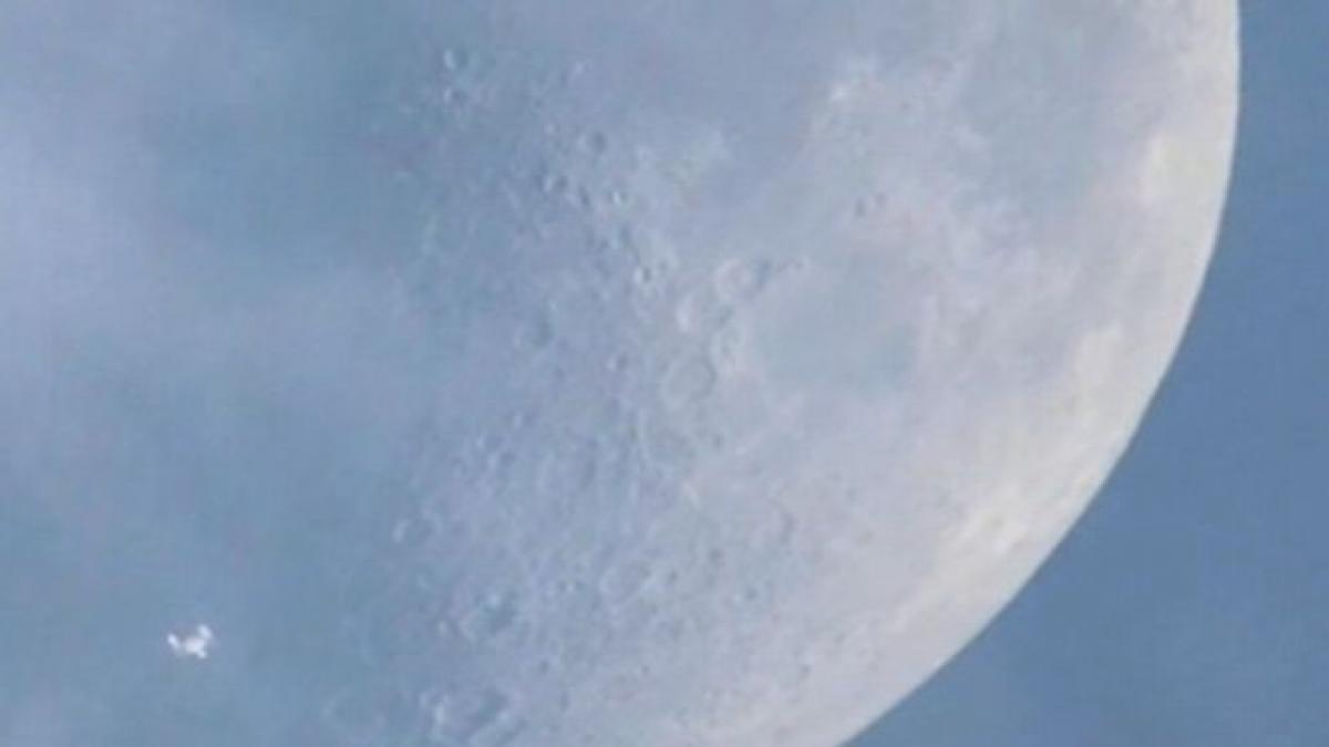 un fotograf roman face senzatie pe internet cu o imagine inedita in care apare statia spatiala