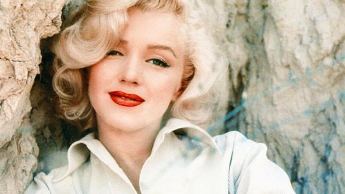 imagini cu vedete precum marilyn monroe sau audrey hepburn realizate de un celebru fotograf