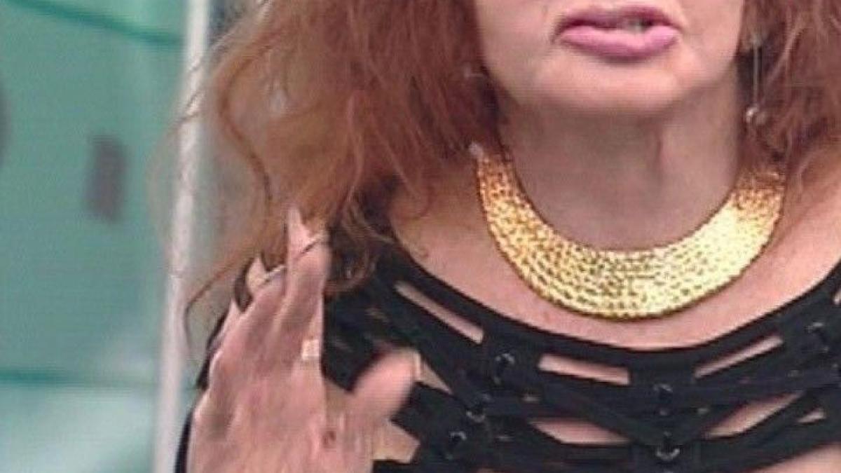 a fost una din cele mai frumoase femei ale hollywood ului acum arata ca un monstru din cauza