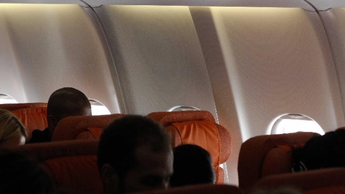 wikileaks a anulat trei zboruri care l ar fi putut transporta pe snowden in islanda