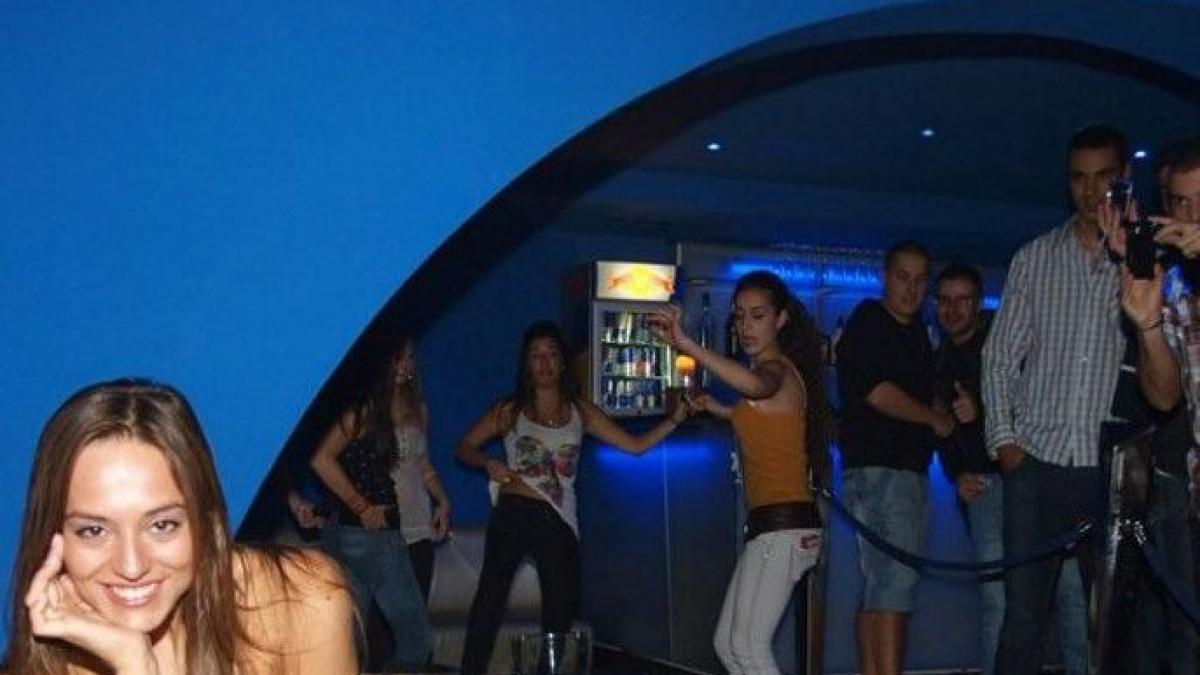 cum s a imbracat aceasta tanara frumoasa cand a mers in club e cea mai depravata fiinta pe care am