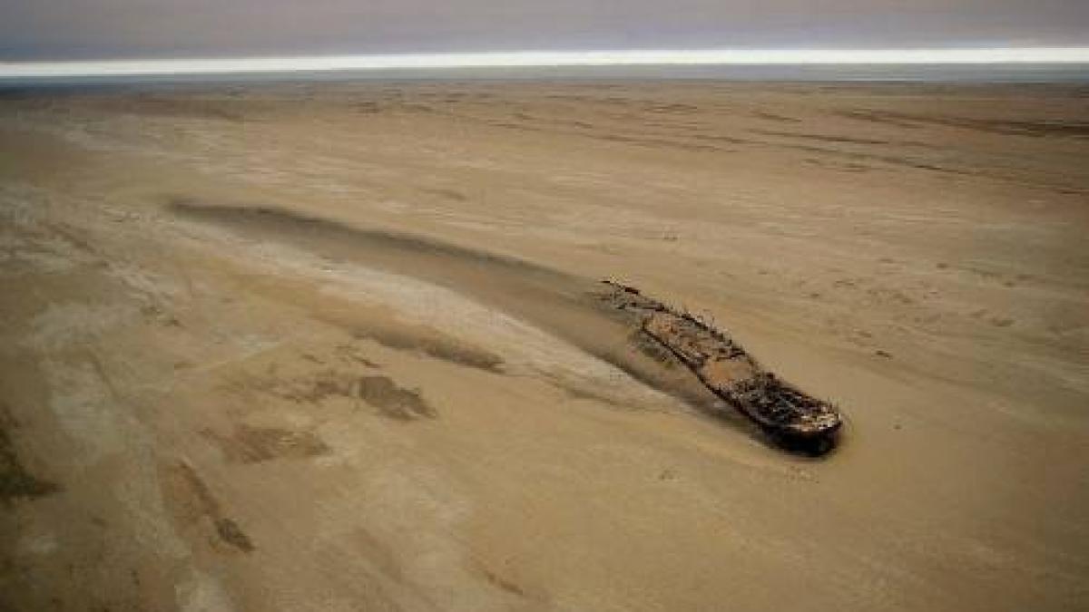 fotografia din satelit surprinsa in mijlocul desertului nu te ai fi asteptat sa vezi asta printre