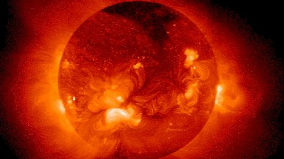 nasa lanseaza joi o misiune catre soare cercetatorii vor sa afle mai multe detalii despre