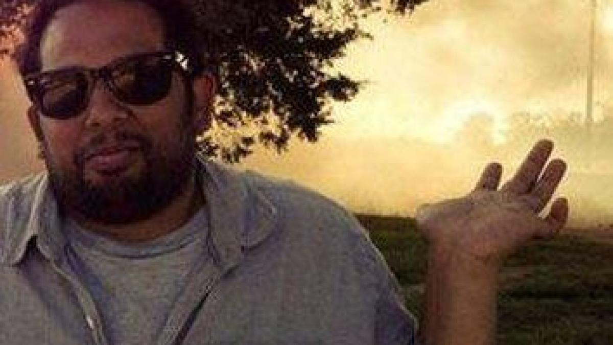 fotografia care a facut de ras america ce se intampla de fapt in spatele acestui barbat