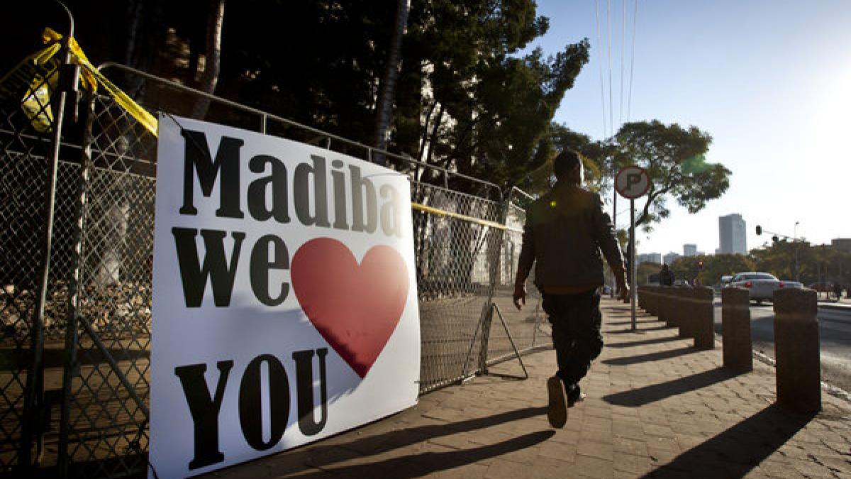 Perspectiva dispariţiei lui Mandela dă fiori reci populaţiei albe sud-africane: "Moartea lui ar putea fi o întoarcere la dezastru"