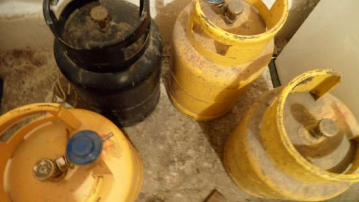 doar in romania un barbat din vaslui a vrut sa verifice o butelie cu chibritul si a ajuns la spital