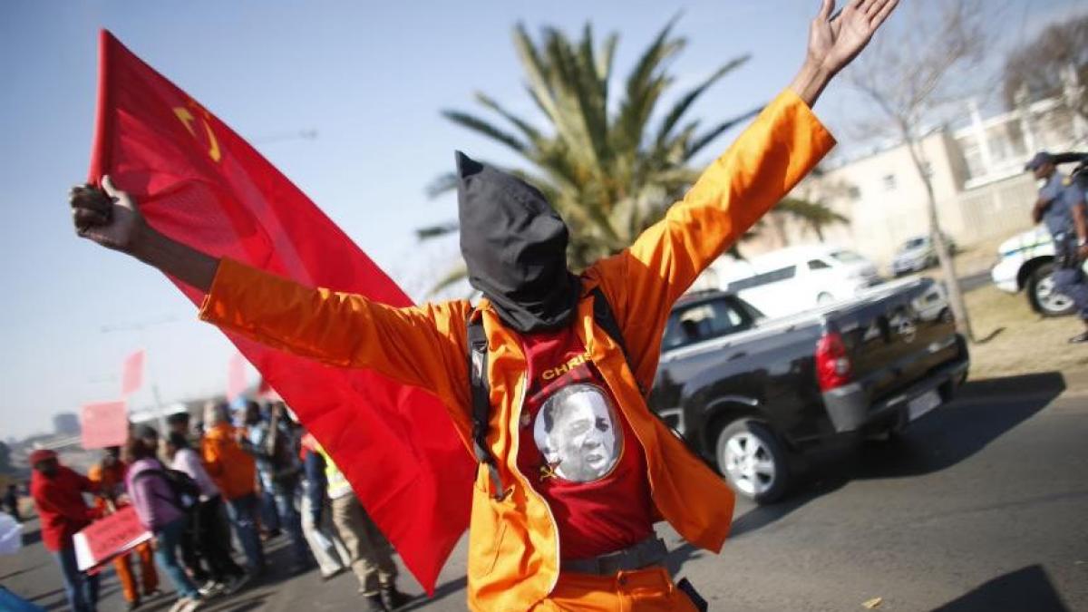 proteste anti obama in africa de sud politia a folosit grenade paralizante impotriva manifestantilor