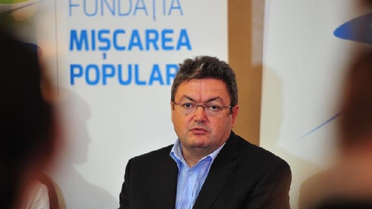 traian basescu si membrii fundatiei miscarea populara se intalnesc la vila lac 1