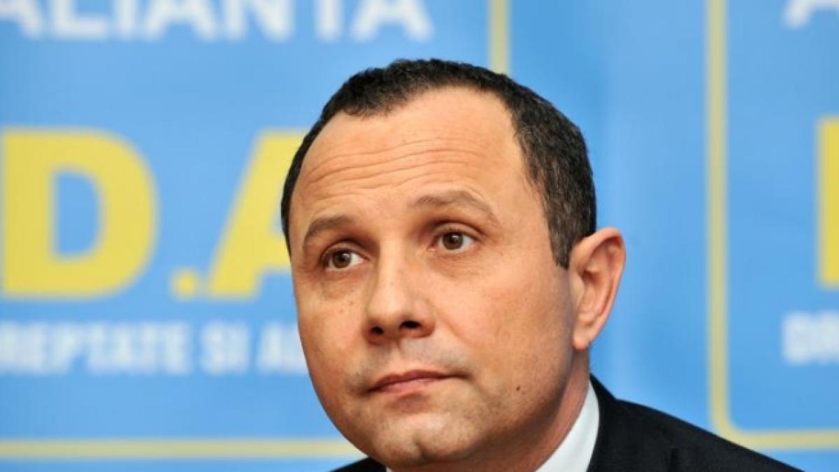 presedintele pntcd aurelian pavelescu a fost exclus din partid