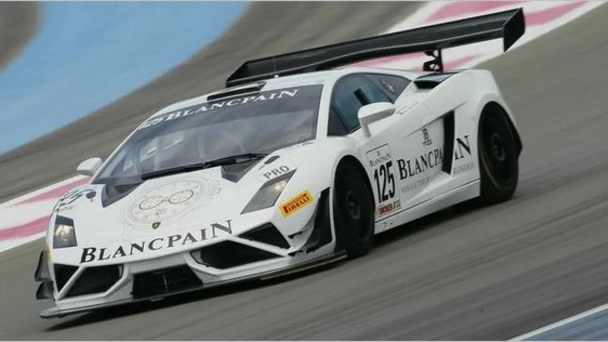 un pilot a murit intr o competitie auto gt din italia