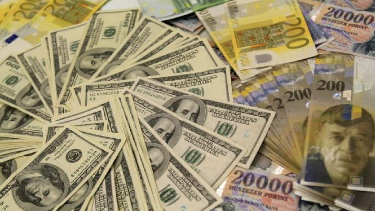 rezervele valutare ale romaniei la 30 iunie in scadere