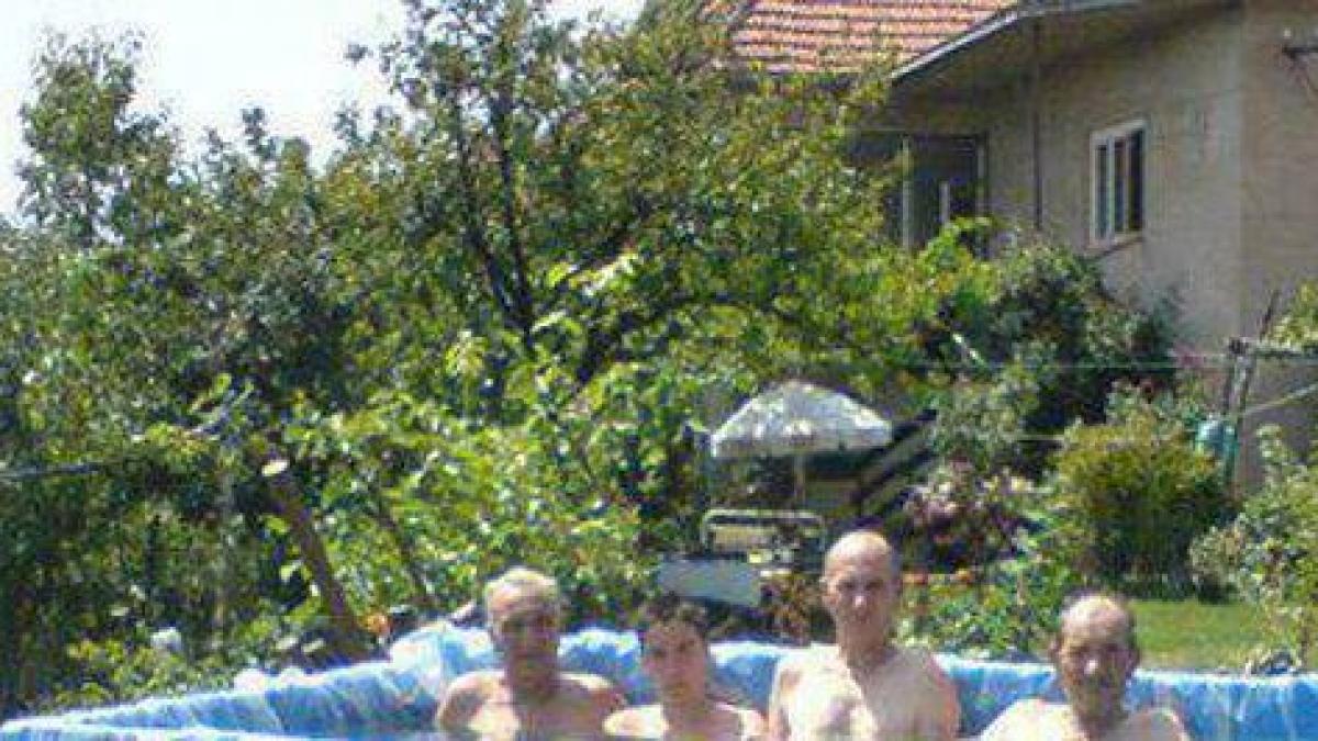 trebuie sa vezi cum se racoresc romanii cand e canicula afara inventia ar trebui brevetata