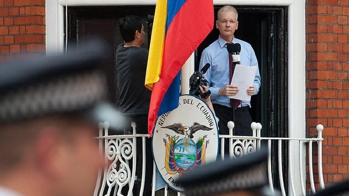 ecuadorul denunta spionarea ambasadei sale din londra unde se afla fondatorul wikileaks