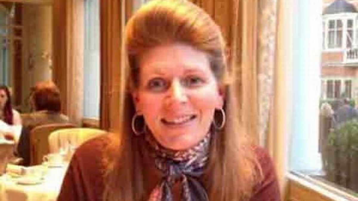 pleca acasa cu poseta doldora de diamante directoarea unei prestigioase firme de bijuterii din sua