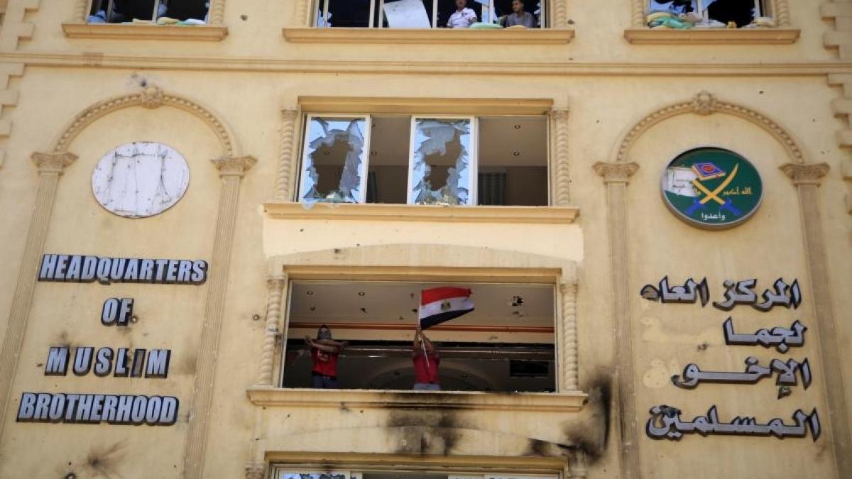 mandat de arestare pe numele liderilor fratilor musulmani din egipt