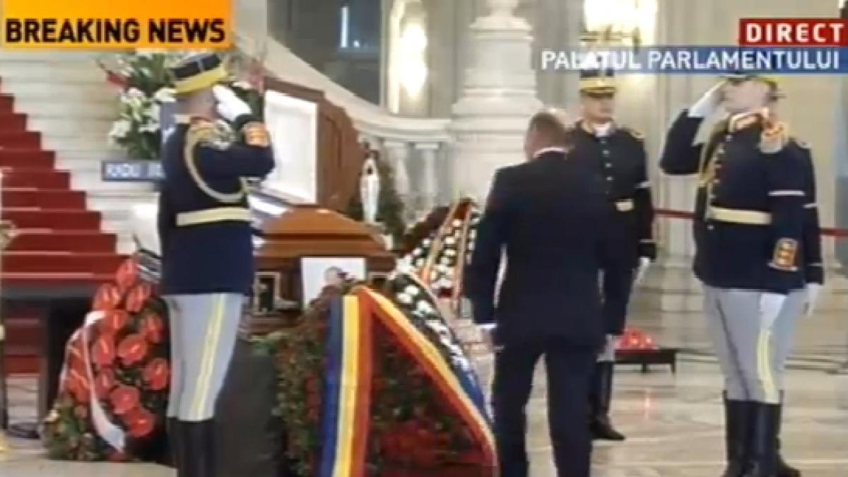 Traian Băsescu i-a adus un ultim omagiu fostului premier Radu Vasile: A fost un om care nu te-a încurcat niciodată să faci ceva