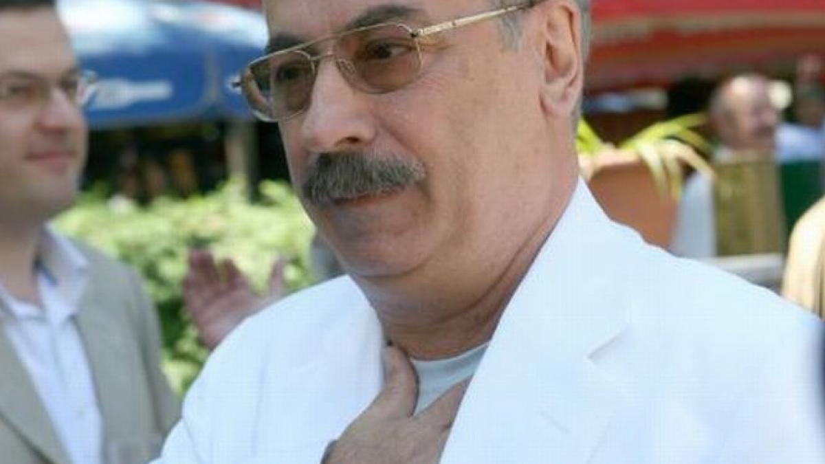 trupul neinsufletit al fostului premier radu vasile depus la senat inmormantarea va avea loc vineri