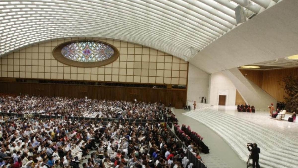 ancheta vaticanul faciliteaza spalarea de bani