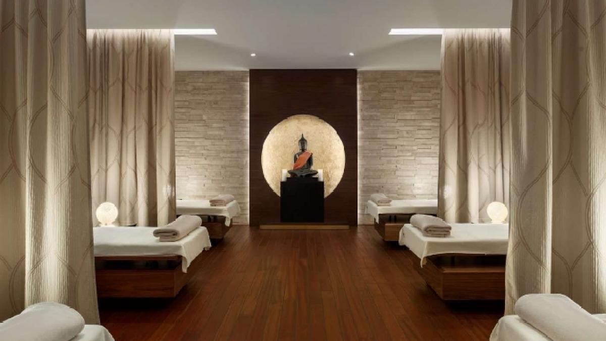 gata cu spa room service si menajere alesii poporului pleaca din hotelurile de lux