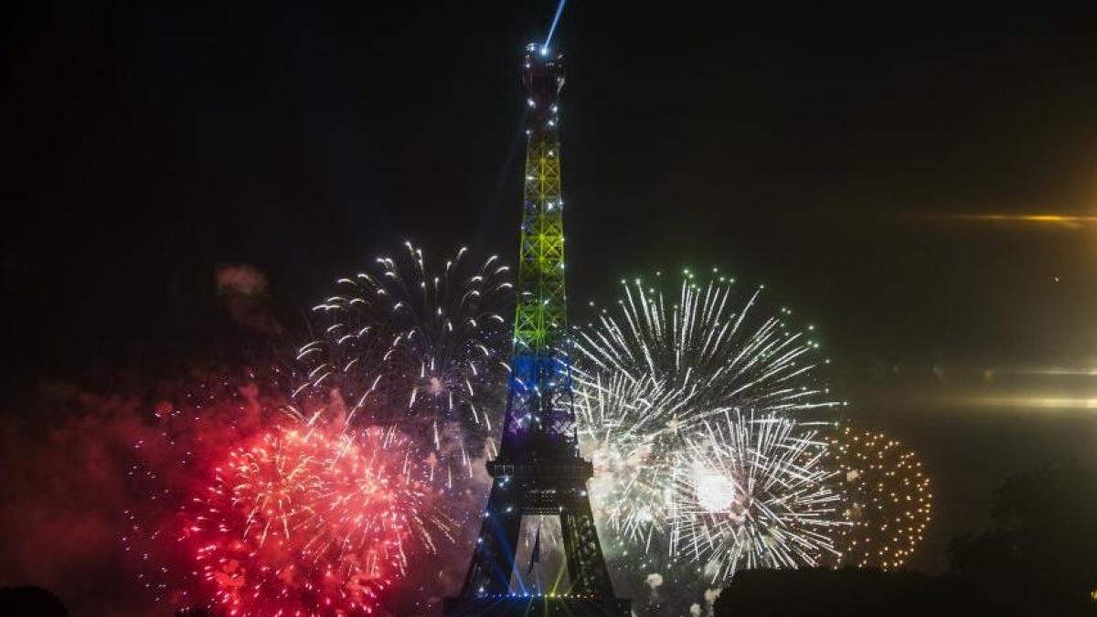 de ziua lor francezii au avut parte de o impresionanta parada militara pe champs elysees