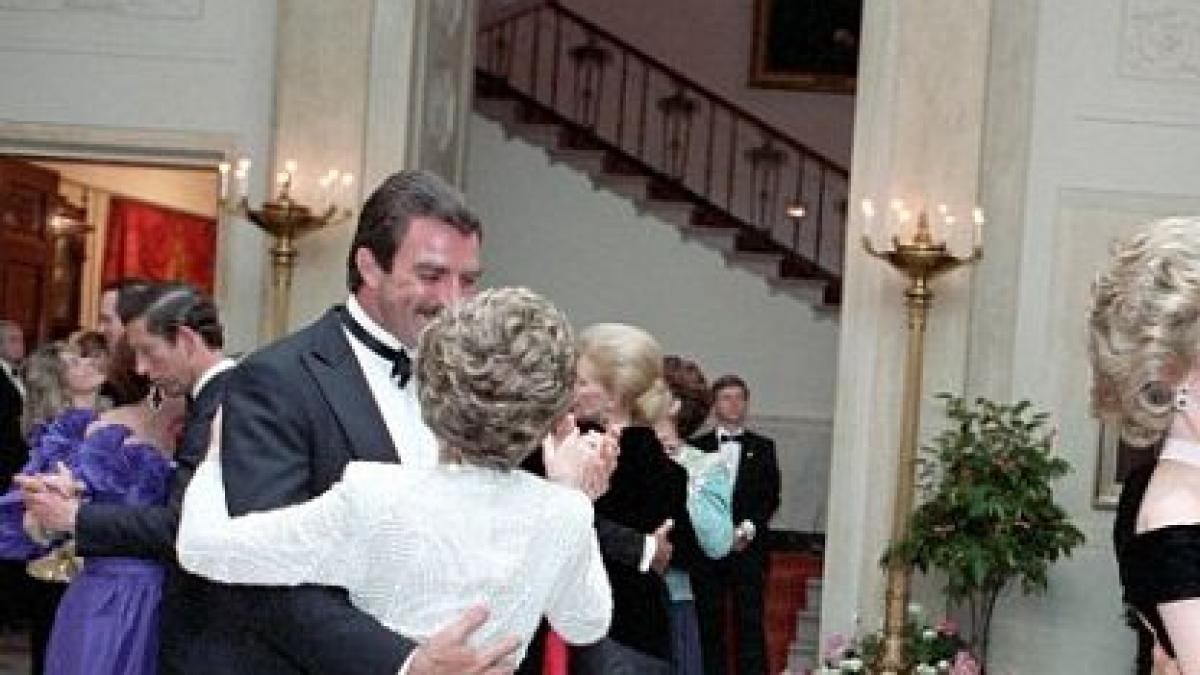 nimeni nu a mai vazut pana acum aceste imagini cu printesa diana in compania carui barbat a fost