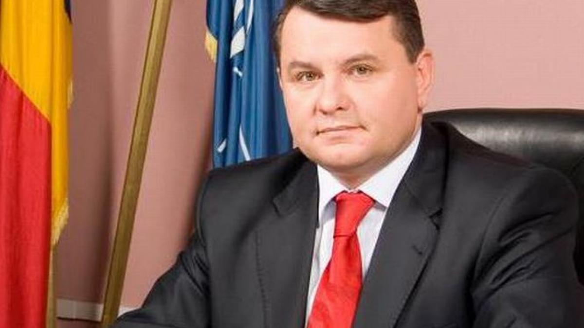 primar trimis in judecata este acuzat ca a dat ilegal peste 1 6 milioane lei unei asociatii sportive