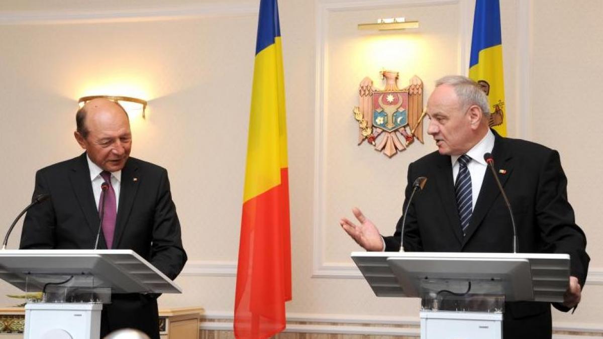 constructia a doua noi poduri peste prut discutata de basescu si timofti la chisinau