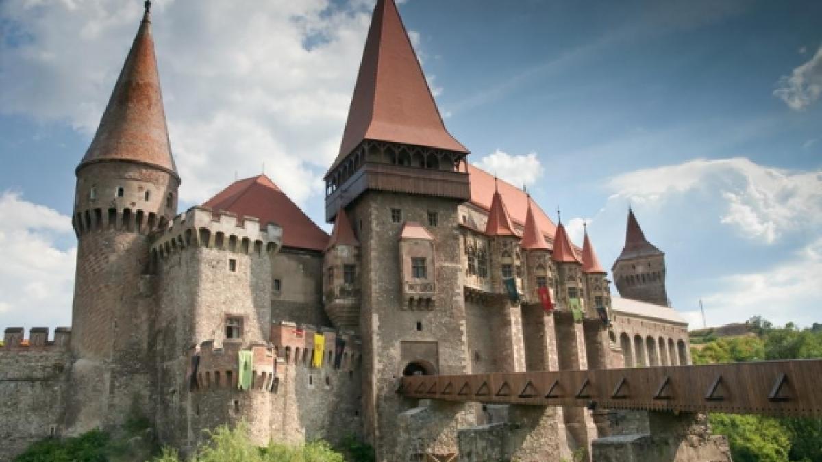 The most controversial castle in Romania caught the attention of foreign tourists. &quot;Ghostbusters&quot; have come to learn  its  mysteries