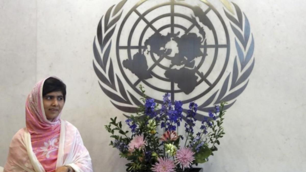 un taliban o indeamna pe malala sa se intoarca in pakistan si sa studieze la o scoala coranica