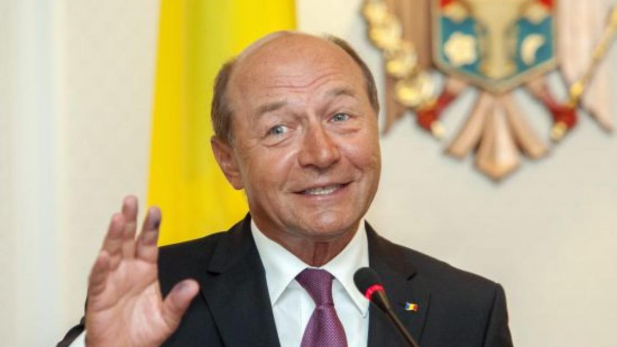 basescu se obisnuieste cu statutul de vip coloana oficiala in vizita de la chisinau a avut 23 de