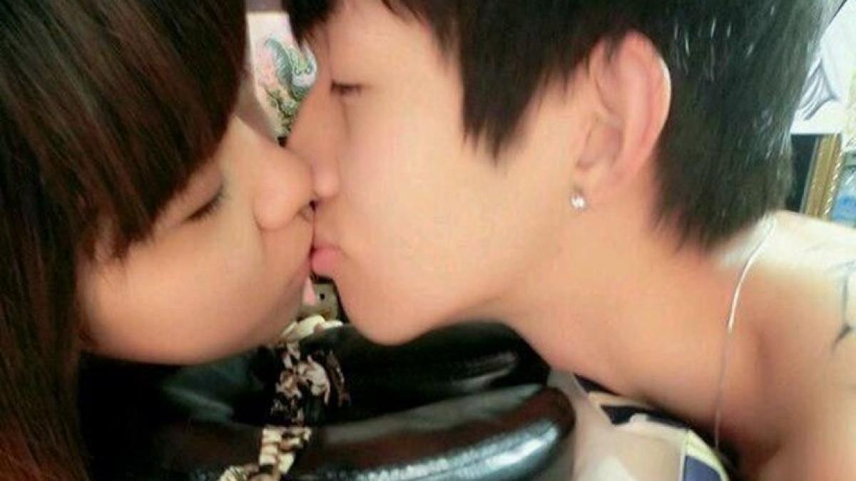 ce a fost in stare sa faca pustiul asta pentru iubita lui prietenii i au zis ca e cel mai mare prost