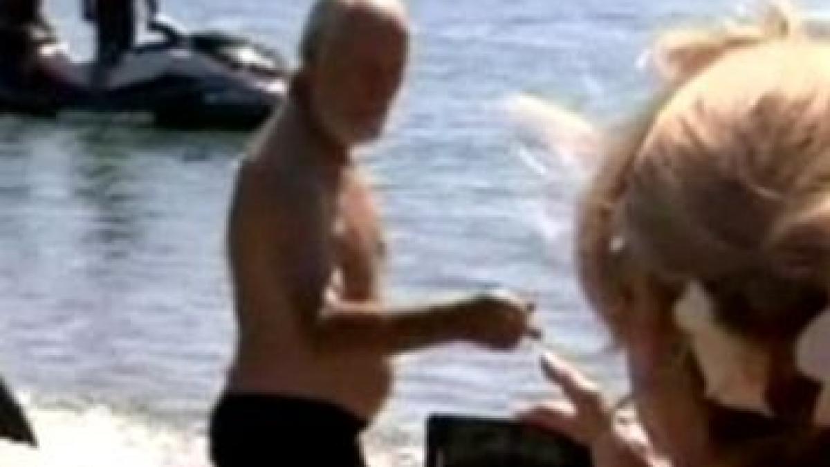 e incredibil ce a prins acest pescar in undita am incremenit cand a iesit la suprafata