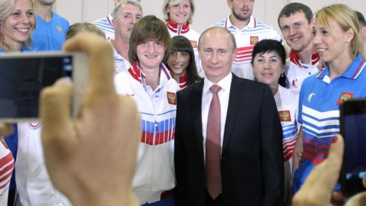 putin este un hot gay si trebuie sa mearga la inchisoare insulte la adresa liderului rus pe