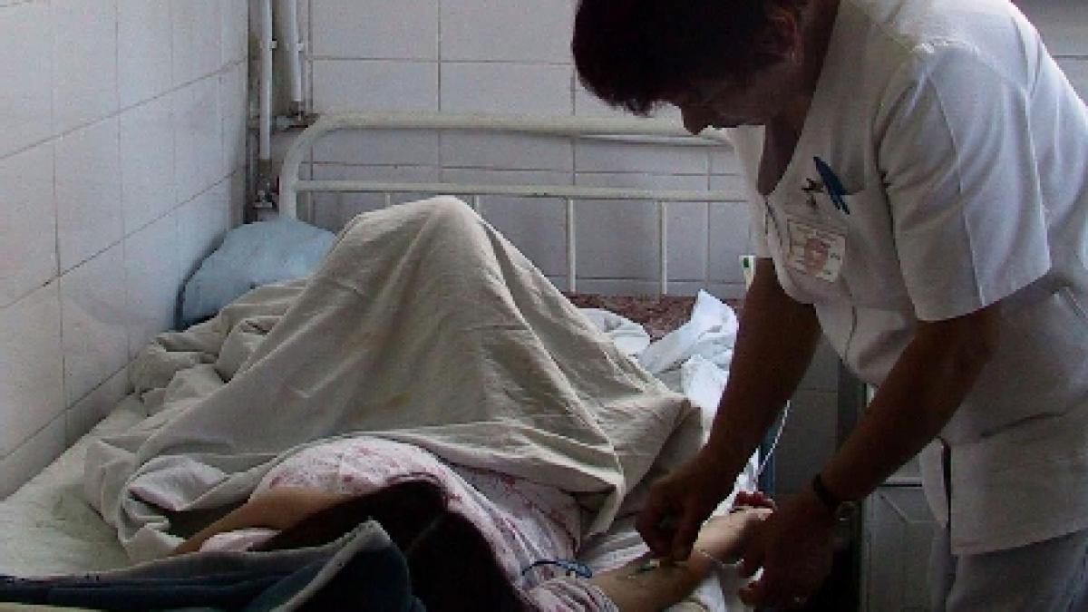 de la bal la spital 40 de nuntasi au facut toxiinfectie alimentara