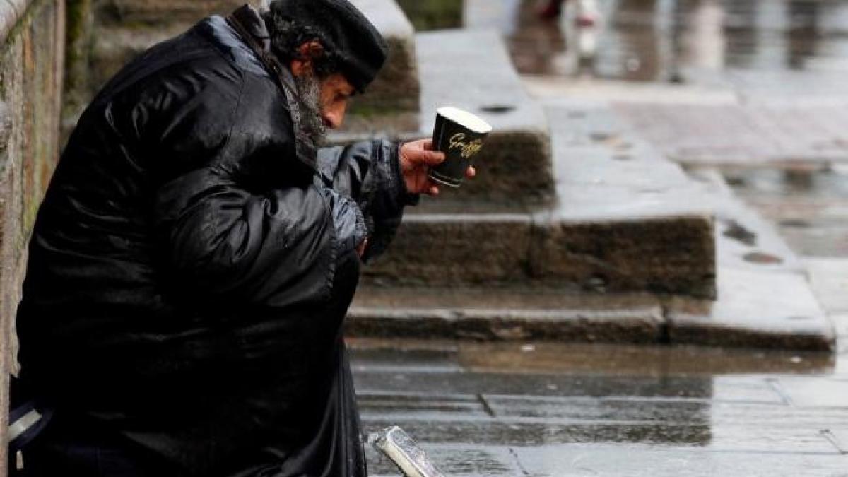 imi dai un euro nu am atunci iti zgarii masina venetienii terorizati de cersetorii romani