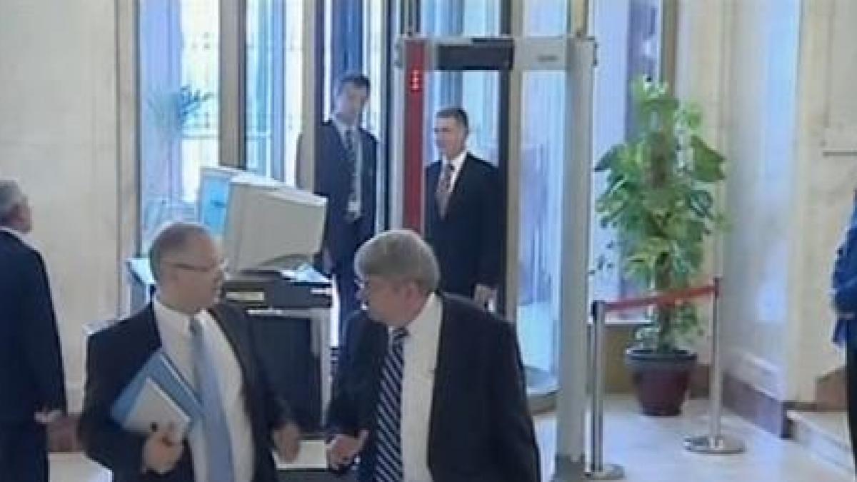 misiunea fmi se intalneste cu oficialii din ministerul transporturilor si din ministerul muncii